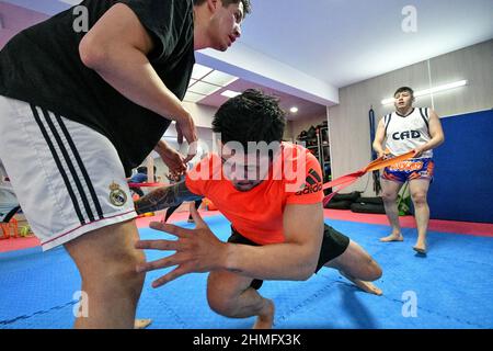 La Paz, Bolivie. 9th févr. 2022. MMA 'Mixed Martial Arts', session de Wrestling formation à la Paz, Bolivie (Credit image: © Christian Lombardi/ZUMA Press Wire) Banque D'Images