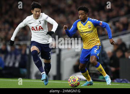 Londres, Angleterre, le 9th février 2022. Kyle Walker-Peters de Southampton est défié par son Heung-min de Tottenham Hotspur lors du match de la Premier League au Tottenham Hotspur Stadium, Londres. Crédit photo à lire: Paul Terry / Sportimage crédit: Sportimage / Alay Live News Banque D'Images