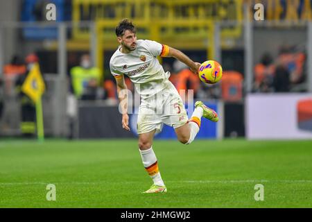 Milan, Italie. 08th, février 2022. Matias Vina (5) de Roma vu dans le match de Coppa Italia entre Inter et Roma à Giuseppe Meazza à Milan. (Crédit photo: Gonzales photo - Tommaso Fimiano). Banque D'Images