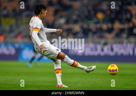 Milan, Italie. 08th, février 2022. Chris Smalling (6) de Roma vu dans le match de Coppa Italia entre Inter et Roma à Giuseppe Meazza à Milan. (Crédit photo: Gonzales photo - Tommaso Fimiano). Banque D'Images