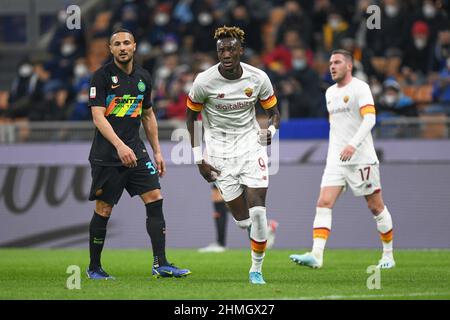 Milan, Italie. 08th, février 2022. Tammy Abraham (9) de Roma vu dans le match de Coppa Italia entre Inter et Roma à Giuseppe Meazza à Milan. (Crédit photo: Gonzales photo - Tommaso Fimiano). Banque D'Images