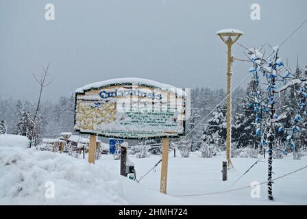 Photo d'un panneau d'affichage dans le parc de la ville de Quispamsis, une banlieue du comté de Kings de Saint John, Nouveau-Brunswick, Canada, dans la rivière Kennebecasis inférieure Banque D'Images