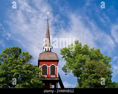 Europe, Suède, Suède centrale, province de Västergötland, église en bois Habo près du lac Vättern, clocher en bois de 1760 Banque D'Images