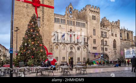 Place de l'Hôtel de ville à Narbonne à l'heure de Noël Banque D'Images