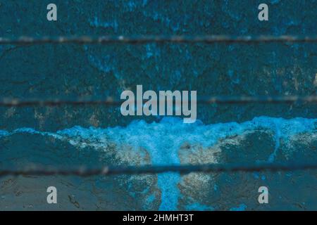 Système de filtration d'eau froide sale filtre liquide industriel, traitement des eaux usées. Banque D'Images