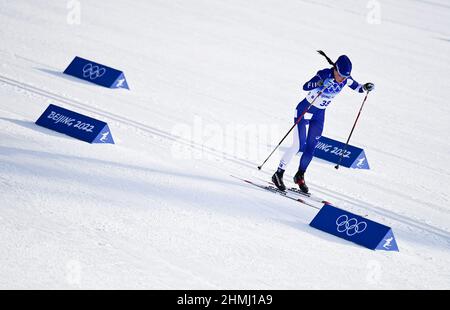 Zhangjiakou, province chinoise du Hebei. 10th févr. 2022. Krista Parmakoski, de Finlande, participe à la compétition de ski de fond classique 10km féminin au Centre national de ski de fond de Zhangjiakou, dans la province de Hebei, dans le nord de la Chine, le 10 février 2022. Credit: Zhang Hongxiang/Xinhua/Alamy Live News Banque D'Images