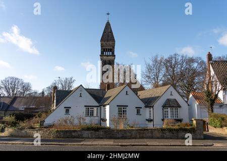 Bungalow pittoresque et original peint blanc à Jesmond, Newcastle upon Tyne, Royaume-Uni Banque D'Images