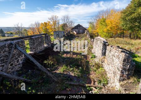 Ruines abandonnées de bâtiments à la mine Quincy à Hancock, Michigan Banque D'Images