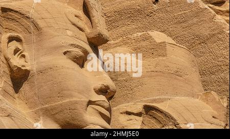 Assouan, Egypte : Grand temple Abu Simbel de Pharaon Ramses II dans le sud de l'Egypte à Nubia près du lac Nasser. Banque D'Images