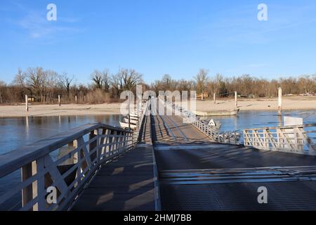 Ponte delle barche (pont de bateaux) sur le Ticino Banque D'Images