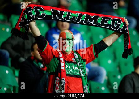 NIJMEGEN, PAYS-BAS - FÉVRIER 10 : supporter de NEC Nijmegen avant le match de la coupe KNVB TOTO entre NEC Nijmegen et les aigles Vas-y à Goffertstadion le 10 février 2022 à Nimègue, pays-Bas (photo de Broer van den Boom/Orange Pictures) crédit: Orange pics BV/Alay Live News Banque D'Images