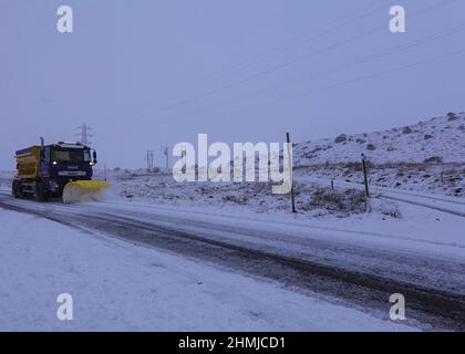 Chasse-neige déneigement de la route près de Rannoch Station, Scottish Highlands, Royaume-Uni Banque D'Images