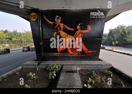 New Delhi, Inde. 10th févr. 2022. Peint une peinture murale sur le mur du pont surélevé à Noida Uttar Pradesh, Inde, le 10 février 2022. (Photo de Ravi Batra/Sipa USA) crédit: SIPA USA/Alay Live News Banque D'Images