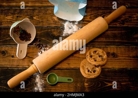Cuisson de petits gâteaux chauds par une journée d'hiver Banque D'Images