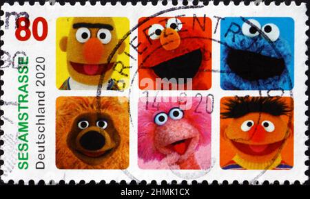 ALLEMAGNE - VERS 2020: Un timbre imprimé en Allemagne montre les marionnettes de Sesame Street, émission télévisée, vers 2020 Banque D'Images