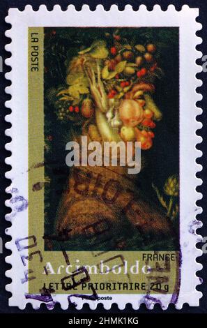 FRANCE - VERS 2008 : un timbre imprimé en France montre été, peinture de Giuseppe Arcimboldo, peintre italien, vers 2008 Banque D'Images