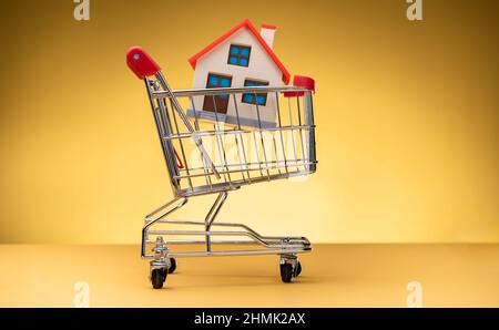 Propriété de maison de shopping utilisant le prêt immobilier Banque D'Images