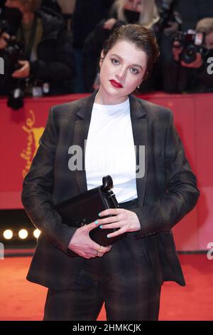 Berlin, Allemagne. 10th févr. 2022. Jella Haase participe à la première de Peter von Kant et à la cérémonie d'ouverture du Festival international du film de Berlin 72nd (Berlinale) à Berlin, en Allemagne, le 10 février 2022. Photo d'Aurore Marechal/ABACAPRESS.COM crédit: Abaca Press/Alay Live News Banque D'Images