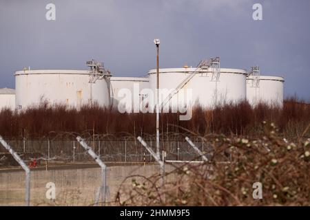 Installations de stockage de gaz naturel au port de Belfast, Irlande du Nord. Le gaz est importé pour usage domestique et commercial. Banque D'Images