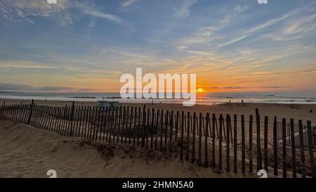 Coucher de soleil sur l'eau à Marina del Rey, CA Banque D'Images