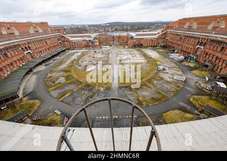 Nuremberg, Allemagne. 11th févr. 2022. La cour intérieure du bâtiment de la salle des congrès sur l'ancien site du rassemblement du parti nazi, salle des congrès. La salle des congrès est l'un des plus grands bâtiments nazis d'Allemagne - et donc un mémorial important. 50 000 personnes étaient censées y encourager les grands nazis lors de leurs discours. Aujourd'hui, le bâtiment est avant tout un symbole de l'échec des nazis et de leur mégalomanie. Credit: Daniel Löb/dpa/Alay Live News Banque D'Images