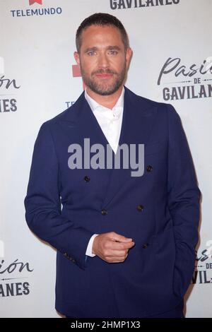 Miami, États-Unis d'Amérique. 10th févr. 2022. MIAMI, FL-FEB 10: Juan Alfonso Baptista marche le tapis rouge à la projection de la Psion de Gavilanes 2 par Telemundo Miami le 10 février 20222 à Miami, Floride. (Photo par Alberto E. Tamargo/Sipa USA) crédit: SIPA USA/Alay Live News Banque D'Images
