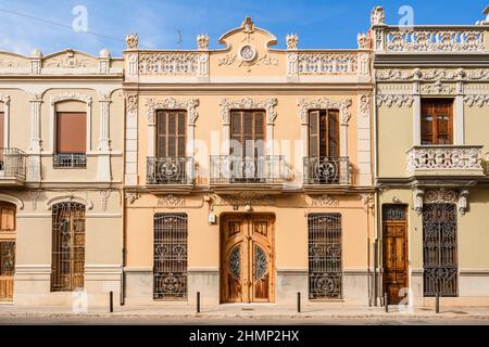 Alfafar, Espagne. 4 février 2022. Beaux bâtiments d'art nouveau valencien. Banque D'Images