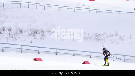 Zhangjiakou, province chinoise du Hebei. 11th févr. 2022. Iryna Pehrenko, de l'Ukraine, participe au sprint féminin de biathlon 7,5km au Centre national de biathlon de Zhangjiakou, dans la province de Hebei, dans le nord de la Chine, le 11 février 2022. Crédit: Peng Ziyang/Xinhua/Alay Live News Banque D'Images