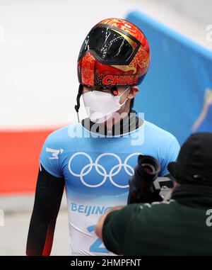 Pékin, Chine. 11th févr. 2022. Yin Zheng, de Chine, réagit après que des hommes de squelette aient chaud les Jeux olympiques d'hiver de Beijing 2022 au National Sliding Centre, dans le district de Yanqing, à Beijing, capitale de la Chine, le 11 février 2022. Credit: Yao JIANFENG/Xinhua/Alay Live News Banque D'Images