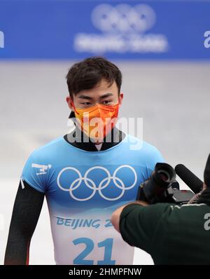 Pékin, Chine. 11th févr. 2022. Yin Zheng, de Chine, réagit après que des hommes de squelette aient chaud les Jeux olympiques d'hiver de Beijing 2022 au National Sliding Centre, dans le district de Yanqing, à Beijing, capitale de la Chine, le 11 février 2022. Credit: Yao JIANFENG/Xinhua/Alay Live News Banque D'Images