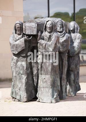 Sculpture Le voyage par Fenwick Lawson Ville de Durham, North East England UK Banque D'Images