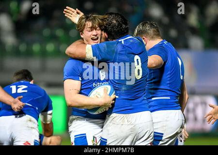 Stade Monigo, Trévise, Italie, 11 février 2022, Bonheur de Passarella Dewi (Italie) et Ferrari Giacomo (Italie) pendant 2022 six Nations de moins de 20 ans - Italie contre Angleterre - Rugby six Nations match Banque D'Images