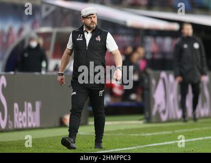 Leipzig, Allemagne. 11th févr. 2022. Football: Bundesliga, RB Leipzig - 1. FC Köln, Matchday 22, Red Bull Arena. L'autocar de Cologne Steffen Baumgart sur la touche. Credit: Jan Woitas/dpa/Alay Live News Banque D'Images