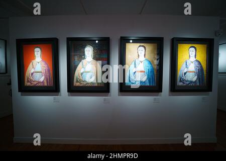 Madrid, Espagne. 11th févr. 2022. Vue des peintures de saint apolonia au Palacio de Santa Bárbara, pendant l'exposition.l'exposition de la prochaine compagnie d'exposition, prend une visite historique et professionnelle de l'artiste Andy Warhol, un voyage à travers l'Amérique en 50s, 60s et 70s. Avec la participation d'Art Motors et le soutien de la Chambre de commerce italienne, l'exposition sera ouverte au public du 12 février au 5 juin. Crédit : SOPA Images Limited/Alamy Live News Banque D'Images