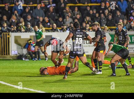 Castleford, Royaume-Uni. 11th févr. 2022. George Griffin de Castleford Tigers marque la première tentative à Castleford, Royaume-Uni, le 2/11/2022. (Photo de Melanie Allatt/News Images/Sipa USA) crédit: SIPA USA/Alay Live News Banque D'Images