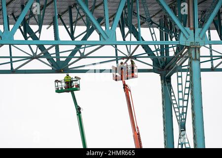Le pont Ambassador de Detroit, Michigan le 10 février 2022. Des dizaines de manifestants contre les mandats de vaccination de la COVID-19 ont continué de bloquer l'accès au pont Ambassador, qui relie les États-Unis et le Canada, ce qui a eu des répercussions économiques négatives sur l'industrie automobile et des retards importants dans le transport routier. (Photo par Dominick Sokotooff/Sipa USA) Banque D'Images