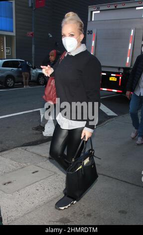 New York, NY, États-Unis. 10th févr. 2022. Wendi McLendon-Covey à Good Morning America promotion de la nouvelle saison des Goldbergs le 10 février 2022 à New York. Crédit : RW/Media Punch/Alamy Live News Banque D'Images