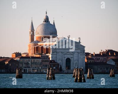 Église Chiesa del Santissimo Redentore sur la Giudecca à Venise, en Italie, le matin d'hiver Banque D'Images
