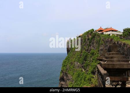 Célèbre temple d'Uluwatu dans le sud de Bali. Prise janvier 2022. Banque D'Images