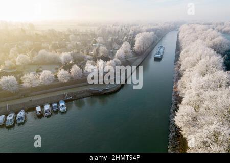 Vue aérienne du canal Rhin-Herne, Waltrop, cargo, Rhénanie-du-Nord-Westphalie, Allemagne Banque D'Images