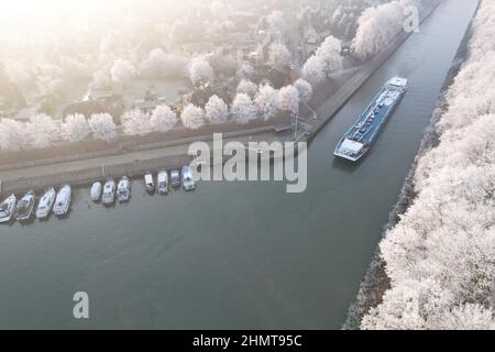Vue aérienne du canal Rhin-Herne, Waltrop, cargo, Rhénanie-du-Nord-Westphalie, Allemagne Banque D'Images