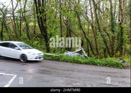 Voiture dans le fossé près de Ballinspittle, Co. Cork photo. John Allen Banque D'Images