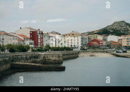 Muxia, petite ville côtière et destination touristique de la Côte de la mort, la Coruna, Galice, Espagne. Photo de haute qualité Banque D'Images