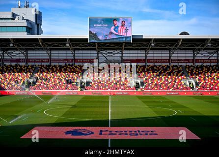 Londres, Royaume-Uni. 12th févr. 2022. Le Brentford Community Stadium est prêt pour le match de la Premier League entre Brentford et Crystal Palace au Brentford Community Stadium, Londres, Angleterre, le 12 février 2022. Photo de Phil Hutchinson. Utilisation éditoriale uniquement, licence requise pour une utilisation commerciale. Aucune utilisation dans les Paris, les jeux ou les publications d'un seul club/ligue/joueur. Crédit : UK Sports pics Ltd/Alay Live News Banque D'Images