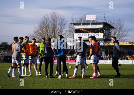 Les joueurs de Forest Green Rovers se réchauffent avant le match de la Sky Bet League Two au stade communautaire VBS de Londres. Date de la photo: Samedi 12 février 2022. Banque D'Images