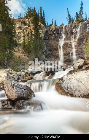 Tangle Creek tombe dans les montagnes rocheuses de jasper canada Banque D'Images