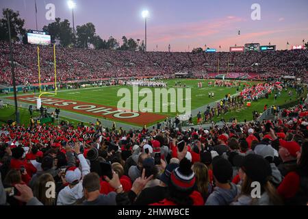 Vue générale du Rose Bowl Stadium pendant le match du Rose Bowl entre les Utah Utes et les Ohio State Buckees, samedi 1 janvier 2022, in Banque D'Images