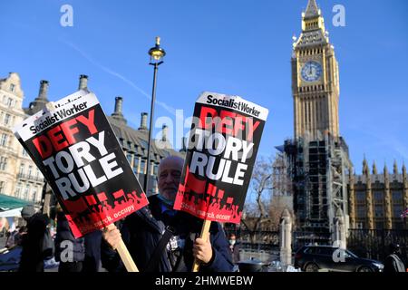 LONDRES - 12th FÉVRIER 2022: Manifestation de l'Assemblée populaire contre le gouvernement conservateur et leur gestion de la crise du coût de la vie. Banque D'Images