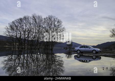 Gros plan de la voiture de voyage bleu doux Ford Mondeo MK3 Banque D'Images