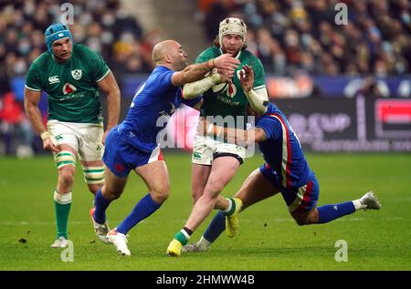 Le Mack Hansen d'Irlande est affronté lors du match Guinness des six Nations au Stade de France à Paris. Date de la photo: Samedi 12 février 2022. Banque D'Images